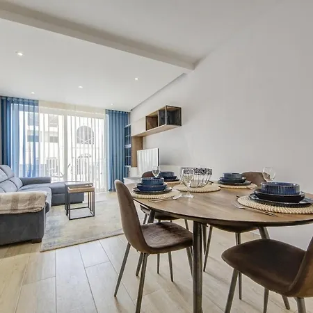 Beautiful 2 Bdr Penthouse Near Valletta Sleeps 6 *