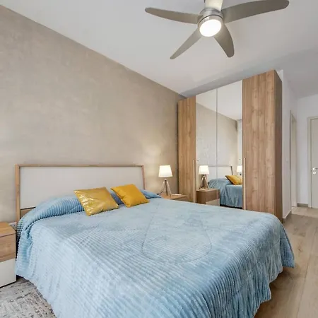 Beautiful 2 Bdr Penthouse Near Valletta Sleeps 6 شقة