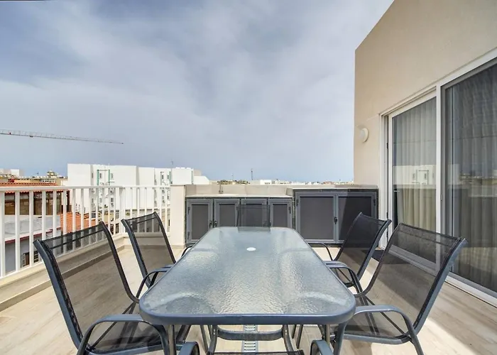 아파트 Beautiful 2 Bdr Penthouse Near Valletta Sleeps 6